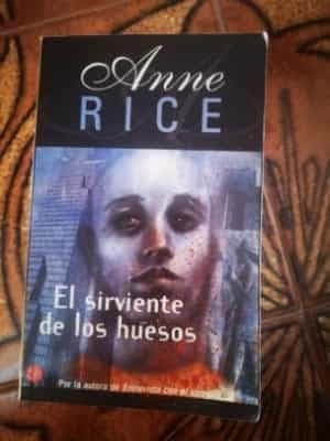 El Sirviente De Los Huesos