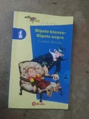 Bigote blanco-bigote negro.