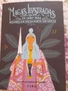 Magas ilustradas, un tarot para mujeres que hacen magia sin varita