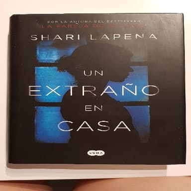 Un extraño en casa