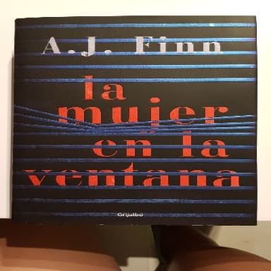 La mujer en la ventana