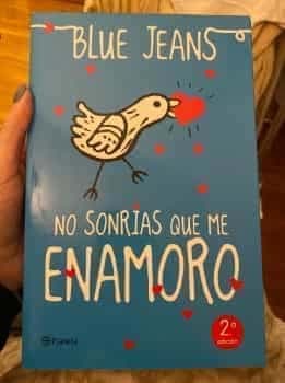 No sonrias que me enamoro