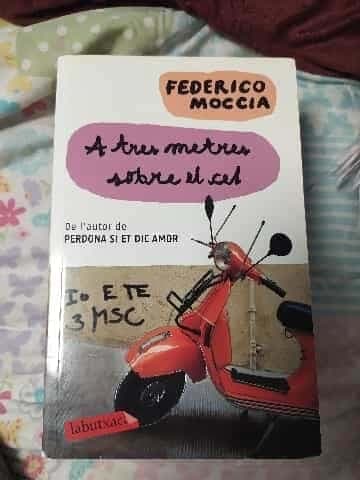 A tres metres sobre el cel