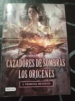 Cazadores de Sombras Los Orígenes 3