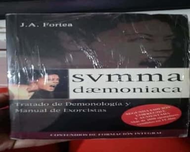 Summa Dæmoniaca: Tratado de Demonología y Manual de Exorcistas  