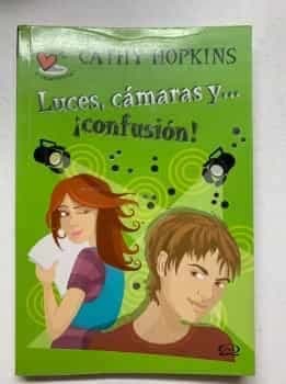 LUCES CAMARAS Y CONFUSION