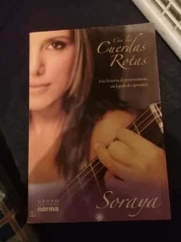 Con las cuerdas rotas