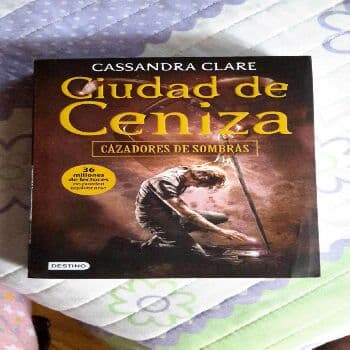 Ciudad de ceniza