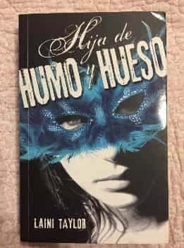 Hija de humo y hueso