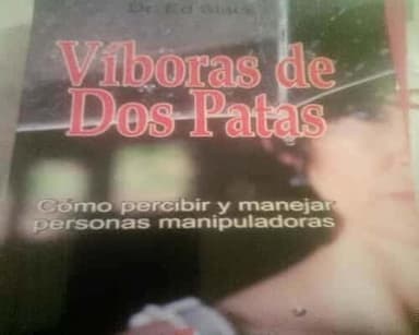 Viboras de dos patas / Two-Legged Snakes
