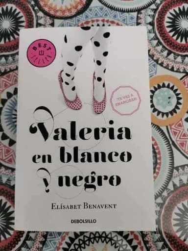 Valeria en blanco y negro