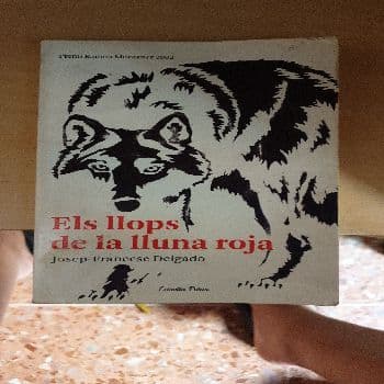 Els llops de la lluna roja