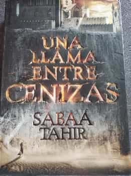 Una llama entre cenizas