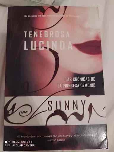 Tenebrosa Lucinda