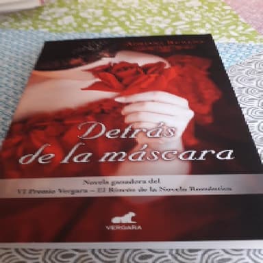 DETRÁS DE LA MÁSCARA 