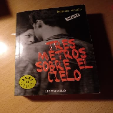 Tres metros sobre el cielo