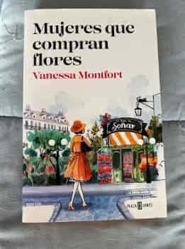 Mujeres que compran flores