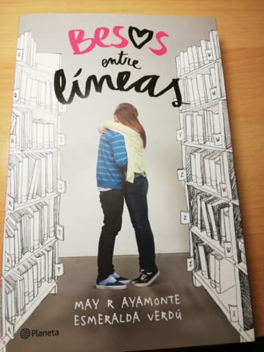 Besos entre líneas