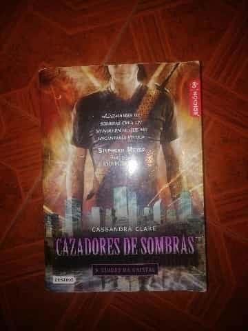 3. Cazadores de sombras: ciudad de cristal.