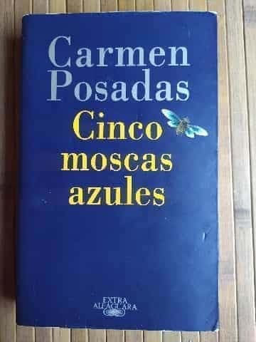 Cinco moscas azules