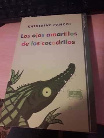 Los ojos amarillos de los cocodrilos