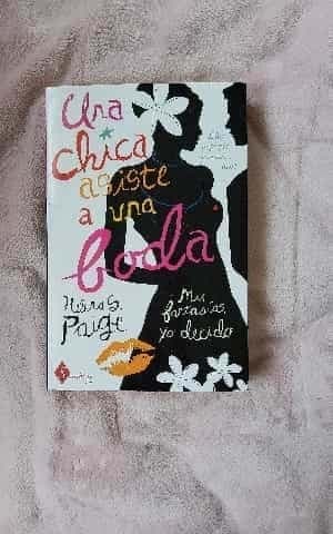 Una chica asiste a una boda  A Girl Walks Into A Wedding