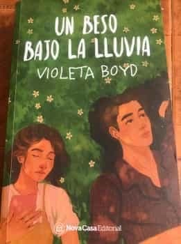 Un Beso Bajo La Lluvia 