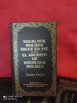 Sherlock Holmes sigue en pie