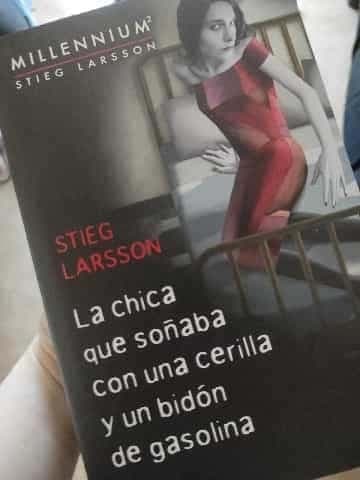 La chica que soñaba con una cerilla y un bidón de gasolina