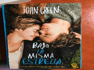 BAJO LA MISMA ESTRELLA