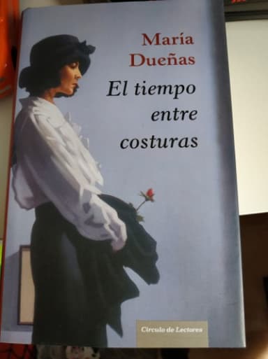 El tiempo entre costuras 