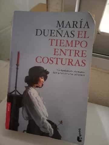  El tiempo entre costuras