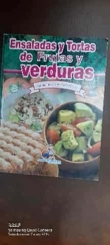 Ensaladas y tortas de frutas y verduras 