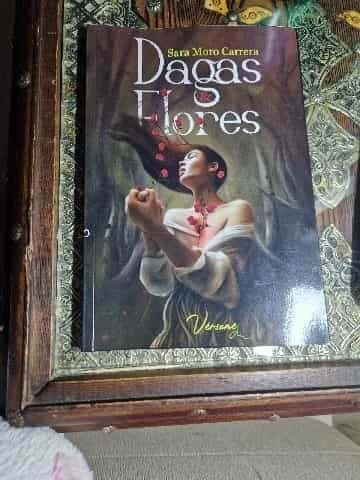 DAGAS Y FLORES