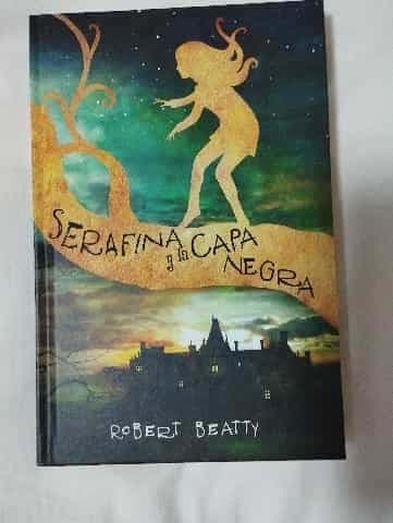 Serafina y la capa negra