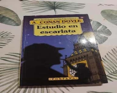 Estudio en escarlata