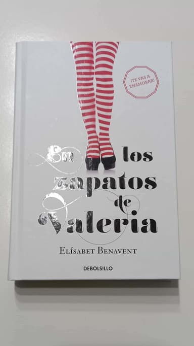 EN LOS ZAPATOS DE VALERIA (SAGA VALERIA 1).