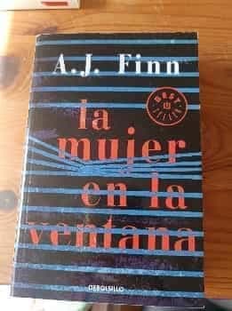 La mujer en la ventana