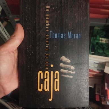 Un Hombre Dentro de Caja