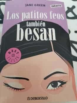 Los Patitos Feos Tambien Besan  Jemina J.