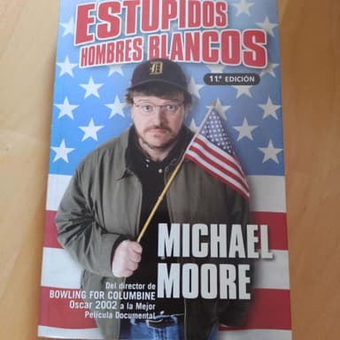 Estúpidos hombres blancos