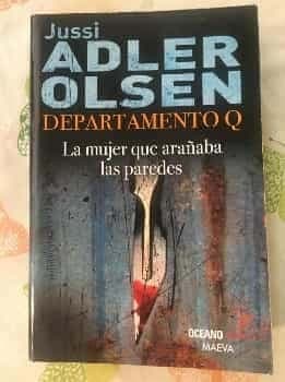 La Mujer Que Aranaba Las Paredes