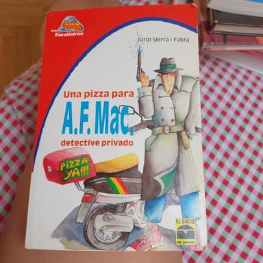 Una Pizza Para a F Mac, Detective Privado