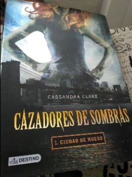 Cazadores de sombras