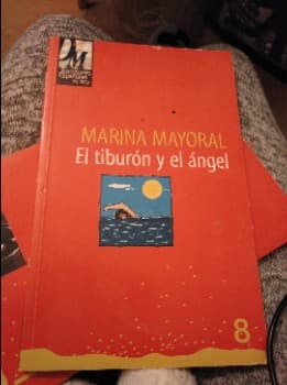 a la hora en que cierran los bares /el tiburón y el ángel