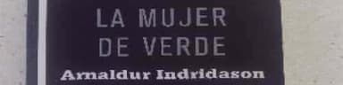 La mujer de verde