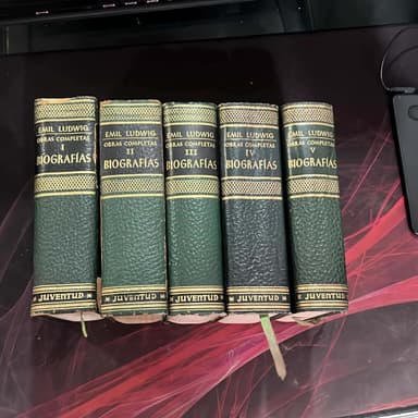  Biografías 