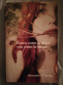 Blanca como la nieve, roja como la sangre