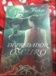 Depredador oscuro / Christine Feehan ; [traducción, Norma Olivetti Fuentes]
