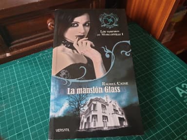 Los Vampiros de Morganville I. La mansión Glass
